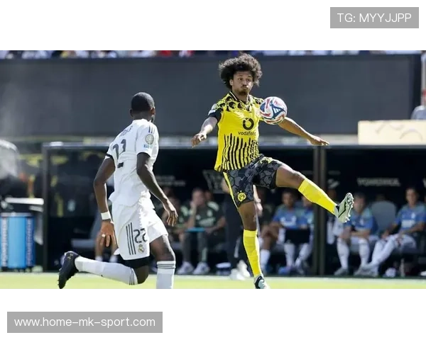 多特阿德耶米强突四人后一脚推射实现超级时刻